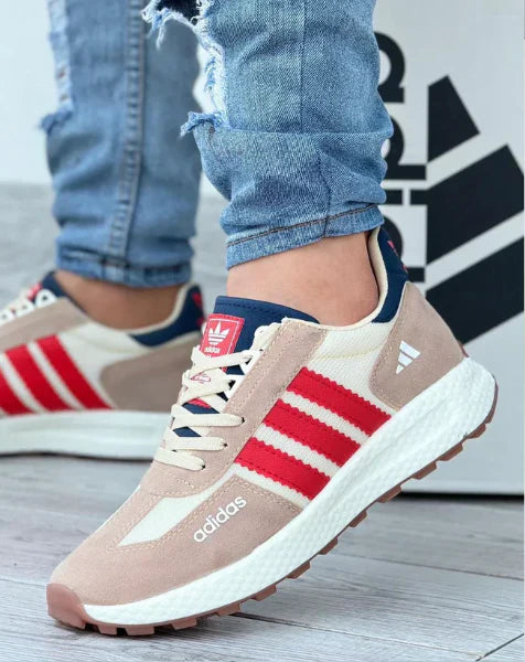 New sports sneakers